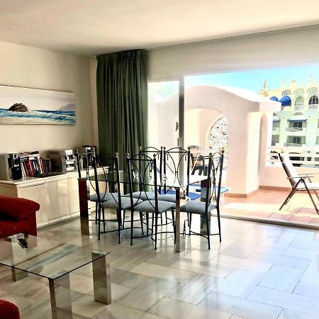 Apartamento En Puerto Marina B32 เบนัลมาเดนา ภายนอก รูปภาพ