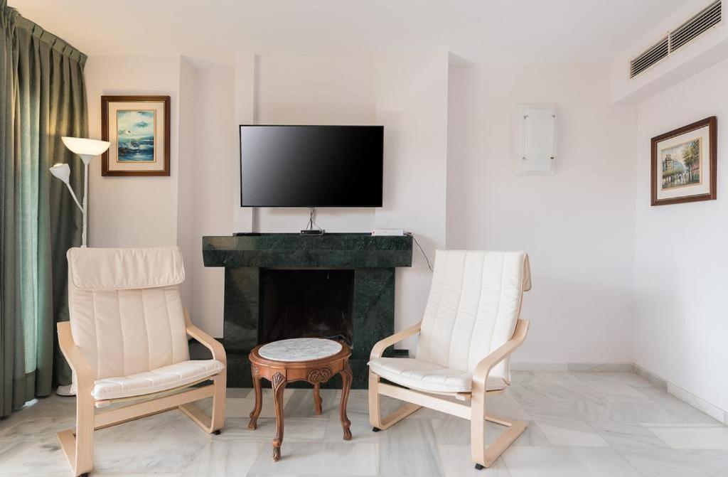 Apartamento En Puerto Marina B32 เบนัลมาเดนา ภายนอก รูปภาพ